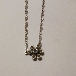 925 Elegant Silver Flower Pendant Necklace